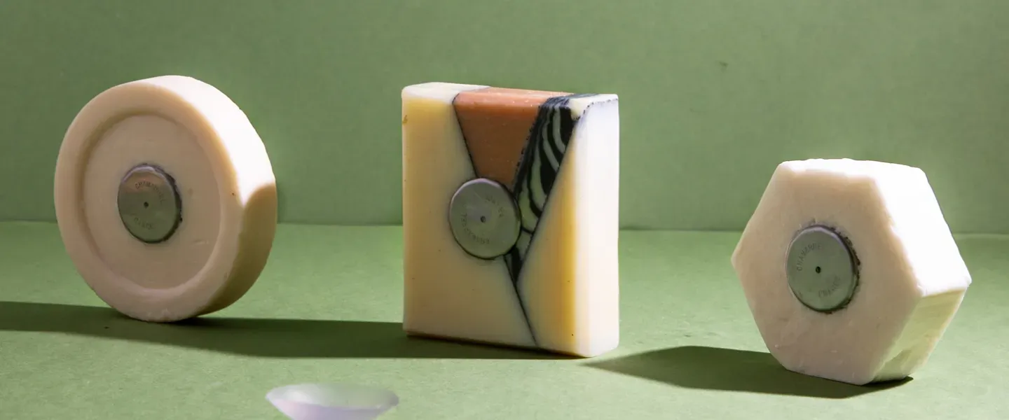 3 savons + porte-savon